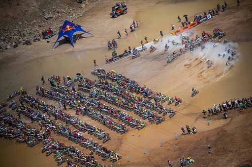  Participants races during the Red Bull Hare
Scramble 2019 in Eisenerz, Austria on June 2, 2019 // Philip
Platzer/Red Bull Content Pool // AP-1ZH9SVB5D2111 // Usage for
editorial use only // Please go to www.redbullcontentpool.com for
further information. //