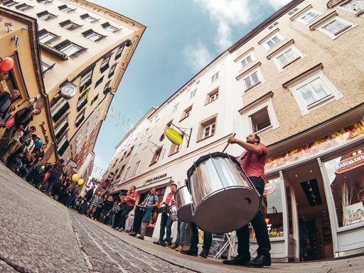 Vorschau Bild von Am 28. und 29. Juni 2019 findet in der Salzburger
Altstadt wieder das beliebte Altstadtfest Linzer Gasse statt.