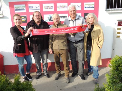  Im Bild v.l.n.r.: Sandra Wilhelm, Roman
Zeisel,Roland Düringer, Toni Polster und Brigitte Martzak