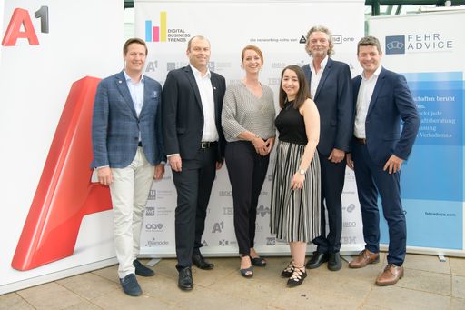 https://www.apa-fotoservice.at/galerie/17875 Auszeit im digitalen
Wandel – Genuss und Networking im Palais Coburg. Im Bild v.l.n.r.:
Josef Frank (A1 Telekom Austria), Andreas Lenz (A1 Telekom Austria),
Xenia Daum (styria digital one), Elisabeth Beichl (APA), Klement
Cabana (styria digital one), Alexis Johann (FehrAdvice & Partners)