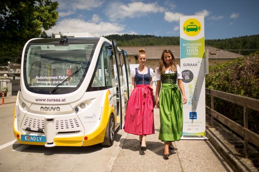  Seit Montag, den 3. Juni ist der elektrische
Navya-Kleinbus vollkommen autonom (fahrerlos) im Ortszentrum von
Pörtschach unterwegs und transportiert kostenlos Gäste und
Einheimische.