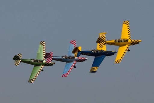 Vorschau Bild von Flugformation Follow Me Team beim Austrian AIRFEST