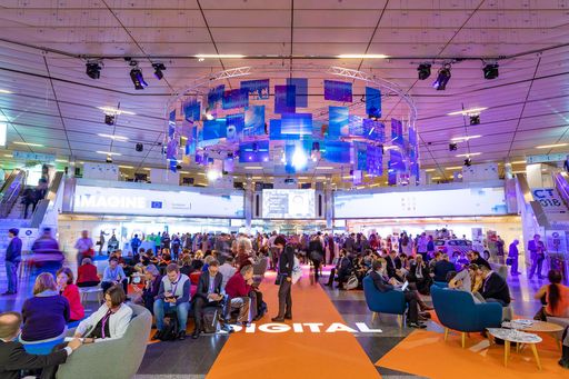  Eingangshalle Kongress 1