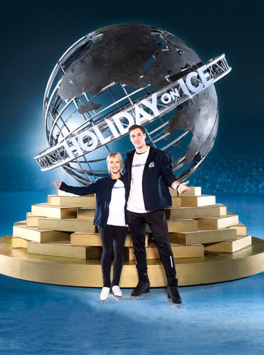 HOLIDAY ON ICE...Photo: Morris Mac Matzen for
HOLIDAY ON ICE..von links nach rechts: Aljona Savchenko, Bruno
Massot für HOLIDAY ON ICE..