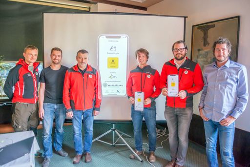 Vorschau Bild von Gruppenbild Bergrettung Steiermark &
SummitLynx-Gründer
