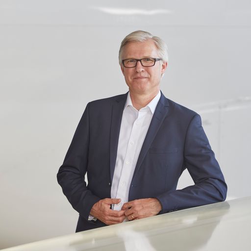  Wechsel an der Unternehmensspitze: Roland Keppler wird neuer CEO
von Onlineprinters / Weiterer Text über ots und
www.presseportal.de/nr/75635 / Die Verwendung dieses Bildes ist für
redaktionelle Zwecke honorarfrei. Veröffentlichung bitte unter
Quellenangabe: "obs/Onlineprinters GmbH/Gregor Schlaeger"