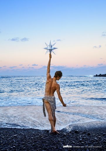 DAVID LACHAPELLE FOTOGRAFIERT FÜR DEN LAVAZZA-KALENDER 2020