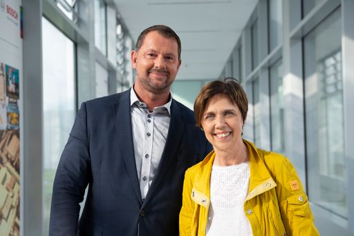 Rudolf Simader (VBV), Johanna Hummelbrunner (Bosch-Gruppe); C VBV
/ PerneggerRudolf Simader (VBV), Johanna Hummelbrunner
(Bosch-Gruppe);