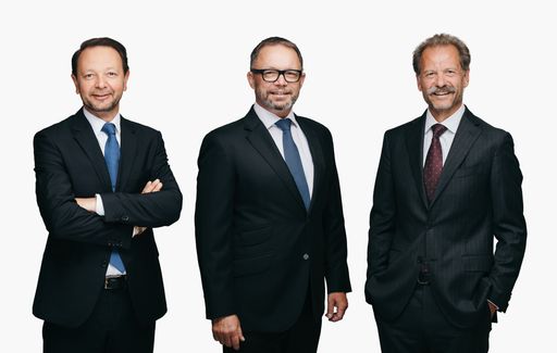 Merkur Vorstandsdirektor Christian Kladiva, Merkur
Generaldirektor Mag. Gerald Kogler und Merkur Vorstandsdirektor Ing.
Andreas Stettner (v.l.n.r.)