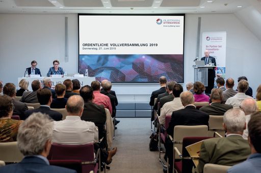 Die Vollversammlung von Austrian Standards
International fand am 27. Juni 2019 in Wien statt und stand im
Zeichen des partnerschaftlichen Miteinanders. (CMYK-Format)
