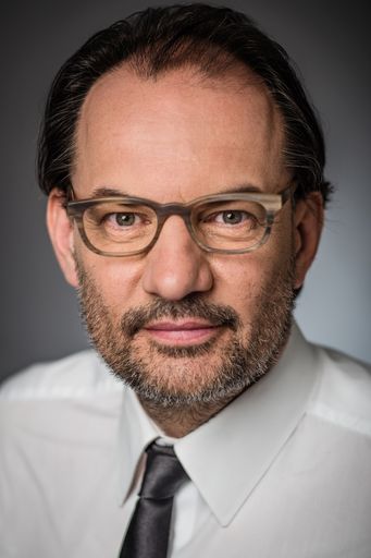 ClearVAT-Gründer und CEO Roman Maria Koidl: "Mit ClearVAT bieten
wir Händlern nun ein simples Werkzeug, um durch das Dickicht des
europäischen Mehrwertsteuersystems zu navigieren" / Weiterer Text
über ots und www.presseportal.de/nr/135165 / Die Verwendung dieses
Bildes ist für redaktionelle Zwecke honorarfrei. Veröffentlichung
bitte unter Quellenangabe: "obs/ClearVAT AG"