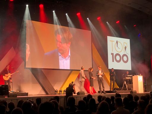 Vorschau Bild von Preisverleihung Top 100. Weiterer Text über ots und
www.presseportal.de/nr/111205 / Die Verwendung dieses Bildes ist für
redaktionelle Zwecke honorarfrei. Veröffentlichung bitte unter
Quellenangabe: "obs/simpleshow GmbH"
