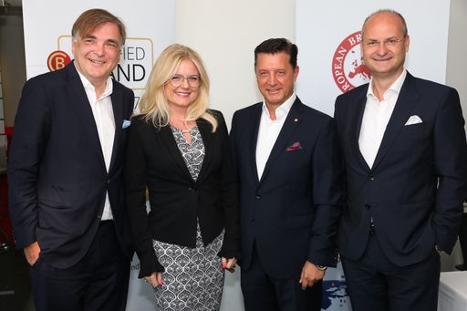https://www.apa-fotoservice.at/galerie/19140 Im
Bild v.l.n.r.: Gerald Ganzger (Lansky, Ganzger + Partner), Monica
Rintersbacher (Leitbetriebe Austria), Gerhard Hrebicek (European
Brand Institute), Herbert Kovar (Deloitte Österreich)