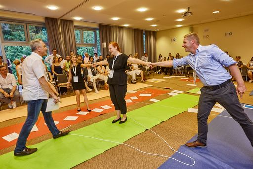 Vorschau Bild von "Trainer Journey" in 4 Akten mit Michael Wingenfeld
von SERVE-IN