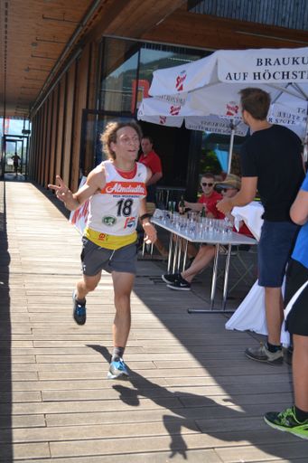 Marathonsieger Robert Leitner im Zieleinlauf