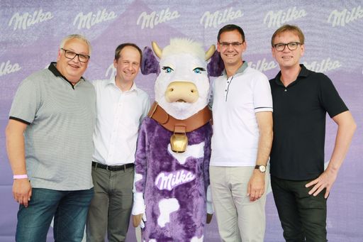  https://www.apa-fotoservice.at/galerie/19487 Im Bild v.l.n.r.:
Stadtrat Bludenz Johann Bandl, Milka Werksleiter Paul Haschka,
Landeshauptmann Markus Wallner und Managing Director Mondelez
Österreich Ludwig Askemper