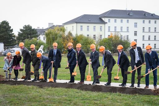 Vorschau Bild von Spatenstich im Rahmen der „40-Jahre RIEGL“-Feier am
25.10.2018