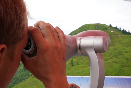 Vorschau Bild von Das derzeit modernste Fernrohr von Swarovski - ST
Vista - seht am Ausgangspunkt auf der Hochsitzterrasse