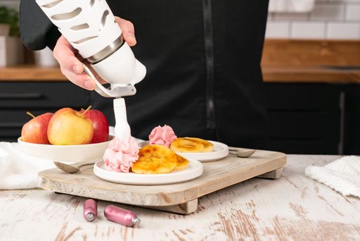 Vorschau Bild von Gegrillte Apfelringe mit iSi Beerenschaum -
Zubereitung mit dem iSi Dessert Whip