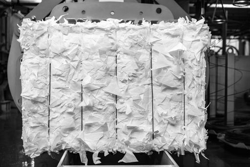 Der Verschnitt wird in der Papierfertigung bei Melitta dem
Produktionszyklus wieder hinzugefügt. Weiterer Text über ots und
www.presseportal.de/nr/106329 / Die Verwendung dieses Bildes ist für
redaktionelle Zwecke honorarfrei. Veröffentlichung bitte unter
Quellenangabe: "obs/Melitta Group Management GmbH & Co. KG"