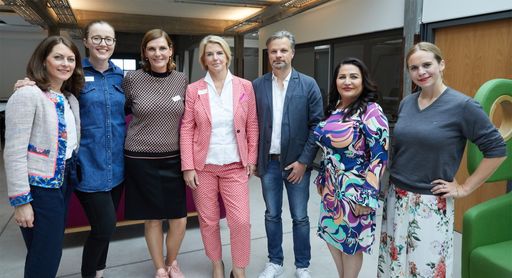  Female Founders-Talk von news aktuell, GWPR und nma: Gründerinnen
im Gespräch mit Female PR-Professionals 18.07.2019, Hamburg: Event
von news aktuell, GWPR Deutschland und next media accelerator,
Talk-Thema: "Female Founders - Much more than just a new hype!"; Im
Bild v.l.n.r.: Janina von Jhering, Marina Ekroos, Edith
Stier-Thompson, Tina Mentner, Christoph Hüning, Jasmin Taylor,
Charlotte Richter-Kiewning. Weiterer Text über ots und
www.presseportal.de/nr/6344 / Die Verwendung dieses Bildes ist für
redaktionelle Zwecke honorarfrei. Veröffentlichung bitte unter
Quellenangabe: "obs/news aktuell GmbH/Georg Wendt"