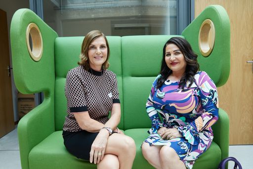Vorschau Bild von Female Founders-Talk von news aktuell, GWPR und nma: Gründerinnen
im Gespräch mit Female PR-ProfessionalsFemale Founders - Much more
than just a new hype! Zu Gast bei news aktuell, GWPR & next media
accelerator. Im Bild v.l.n.r.: Edith-Stier-Thompson
(Geschäftsführerin news aktuell) und Jasmin Taylor (Gründerin und
Geschäftsführerin Seelandhaus GmbH) Weiterer Text über ots und
www.presseportal.de/nr/6344 / Die Verwendung dieses Bildes ist für
redaktionelle Zwecke honorarfrei. Veröffentlichung bitte unter
Quellenangabe: "obs/news aktuell GmbH/Georg Wendt"
