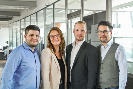  Gruppenbild adverserve Neuzugänge: im Bild
v.l.n.r.: Ivan Marković, Sarah Straub, Hannes Wurzwallner, Florian
Wagner