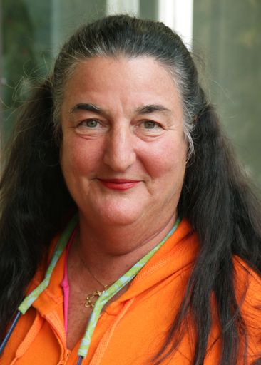 Vorschau Bild von Kinderärztin und Psychotherapeutin Marguerite Dunitz-Scheer ist
die medizinische Leiterin des NoTube-Ambulatoriums und hat zusammen
mit ihrem Mann Peter Scheer das “Grazer Modell zur
Sondenentwöhnung”entwickelt - eine Behandlungsmethode um Kindern mit
schweren Essstörungen und Sondenabhängigkeit zu helfen.