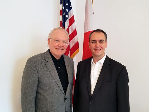 Lonnie R. Johnson und Hermann Agis