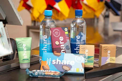 Vorschau Bild von Mit jedem gekauften "share"-Produkt geht ein gleichwertiges
Produkt direkt an bedürftige Menschen.
