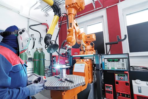 3D-Drucken mit Leichtmetallen im neuen Additive
Manufacturing Laboratory am LKR: alles unter einem Dach – von der
Legierungsherstellung bis zum finalen Prototyp
