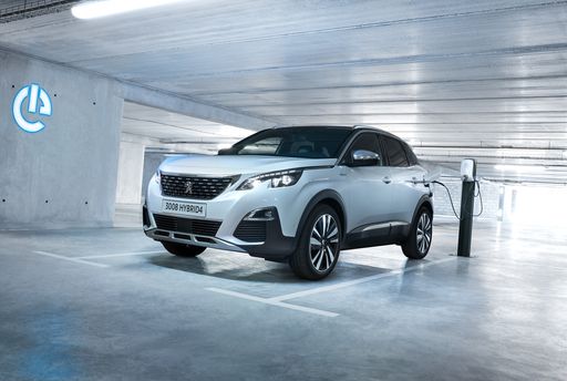 PEUGEOT 3008 GT HYBRID4 mit CO₂-Bestwert für Plug-In Hybrid
Fahrzeuge