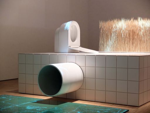 Installationsansicht des offiziellen österreichischen Beitrags
zur XXII Triennale di Milano 2019 "CIRCULAR FLOWS. The Toilet
Revolution!" Eine Installation von EOOS, beauftragt und kuratiert
vom MAK – Museum für angewandte Kunst, Wien