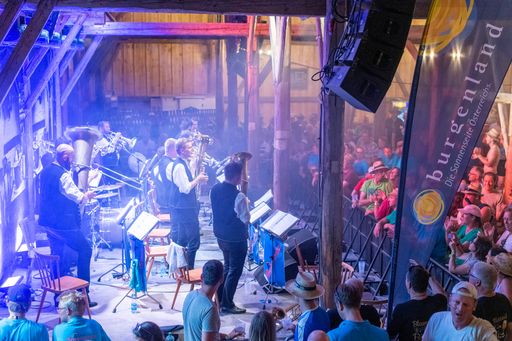  Am 14. und 15. September wird in der Freistadt Rust
zwei Tage lang ganz in „Woodstock der Blasmusik-Manier“ gefeiert.