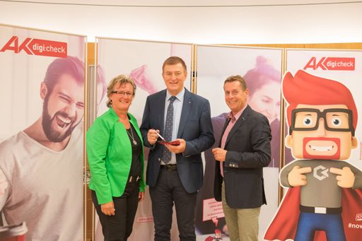 Präsident Goach, Projektleiterin Birgit Pichler und
Abteilungsleiter Bildung Heinz Pichler