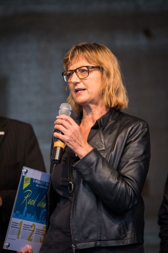 Vorschau Bild von Nachhaltigkeitsministerin Maria Patek: "Dieser Weltrekordversuch
zeigt, dass Elektromobilität mittlerweile zu einem fixen Bestandteil
des österreichischen Individualverkehrs geworden ist."