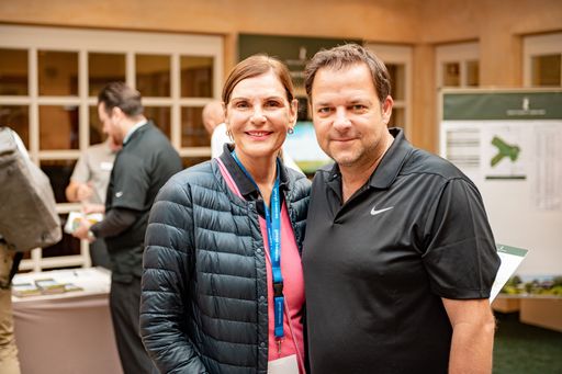 Vorschau Bild von Über 80 Kommunikationsfachleute aus Unternehmen und PR-Agenturen
nahmen am sechsten PR-Golfcup der dpa-Tochter news aktuell teil. In
diesem Jahr fand das Turnier am 6. September im Golf Club St.
Leon-Rot. Im Bild v.l.n.r.: Edith Stier-Thompson (Geschäftsführerin
news aktuell), Martin Rütter. Fotos: Robert Schlesinger Weiterer
Text über ots und www.presseportal.de/nr/6344 / Die Verwendung
dieses Bildes ist für redaktionelle Zwecke honorarfrei.
Veröffentlichung bitte unter Quellenangabe: "obs/news aktuell
GmbH/ROBERT SCHLESINGER"