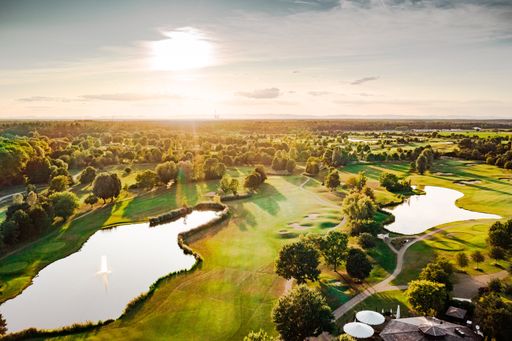 Vorschau Bild von Über 80 Kommunikationsfachleute aus Unternehmen und PR-Agenturen
nahmen am sechsten PR-Golfcup der dpa-Tochter news aktuell teil. In
diesem Jahr fand das Turnier am 6. September im Golf Club St.
Leon-Rot. Fotos: Robert Schlesinger Weiterer Text über ots und
www.presseportal.de/nr/6344 / Die Verwendung dieses Bildes ist für
redaktionelle Zwecke honorarfrei. Veröffentlichung bitte unter
Quellenangabe: "obs/news aktuell GmbH/ROBERT SCHLESINGER"