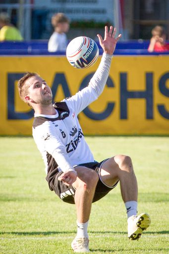 Vorschau Bild von Vöcklabruck Zuspieler Elias Walchshofer im
Halbfinale der Faustball Staatsmeisterschaft (Final 3) gegen
Freistadt am 28.06.2019 in Grieskirchen