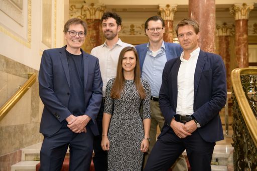 https://www.apa-fotoservice.at/galerie/19607 Rupert Sausgruber
(WU Wien), Leonardo Burstyn (University of Chicago), Jean-Robert
Tyran (Universität Wien), Clemens Wallner (Industriellenvereinigung)
Jennifer Wieland (FEHR Advice & Partners Gmbh Wien)