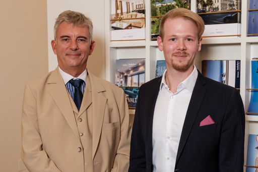 Vorschau Bild von Martin Platzer (Platzer Industrie Holding) Roland
Neuhauser (Sotheby´s Austria)