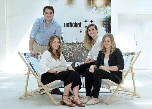 Christina Neuhauser, Lisa Barth und Susanne Krejca
verstärken das Team von Lukas Unger. Österreichs führendes
eCommerce-Unternehmen weitet Marketingaktivitäten deutlich aus.