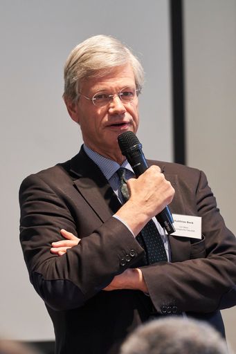 Vorschau Bild von Ao. Univ.-Prof. Dr. Dr. Matthias Beck, Theologe,
Pharmazeut und Mediziner