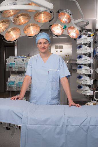 OÄ Dr. Irmgard Kronberger von der Uniklinik
Innsbruck und National Representative der European Society of
Coloproctology