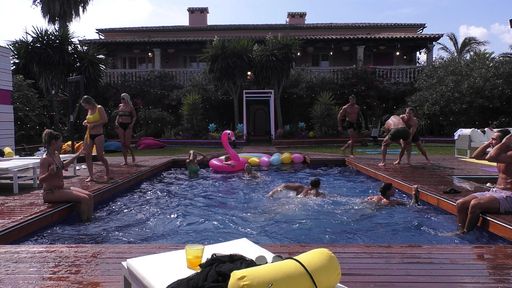 Vorschau Bild von Poolspaß / Heiße Küsse und großer Couple-Zoff - heute Abend bei
RTL II. Weiterer Text über ots und www.presseportal.de/nr/6605 / Die
Verwendung dieses Bildes ist für redaktionelle Zwecke honorarfrei.
Veröffentlichung bitte unter Quellenangabe: "obs/RTL II"