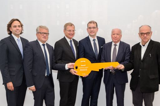 Vorschau Bild von v.l.: Maximilian Richter, Klaus Luger, Thomas Stelzer, Hans-Peter
Weiss, Reinhard Kannonier und Adolf Krischanitz © Mark Sengstbratl