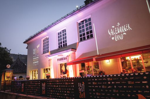  Von 3. bis 6. Oktober 2019 zeigt die dritte Edition
des Filmfestivals in Zell am See-Kaprun 40 internationale
Spielfilme, Shorts und Kunstfilme