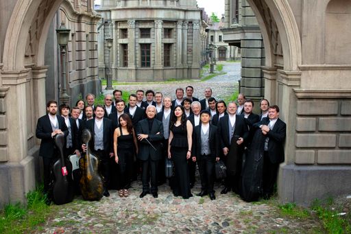 Vorschau Bild von Am 25.10.19 um 19 Uhr heißt es Vorhang auf für
Vladimir Spivakov. Im Rahmen seiner „40 years anniversary“
Europatour beehrt der weltbekannte Geigenvirtuose und Dirigent mit
seinem berühmten Kammerorchester „Moscow Virtuosi" die Hallen des
Wiener Musikvereins.