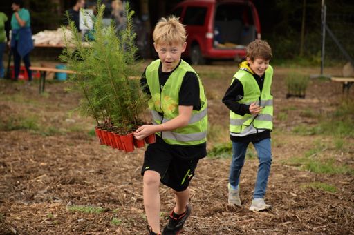 Baumpflanzaktion_Weikertschlag_27092019