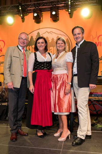 Vorschau Bild von Von li nach re: Landeshauptmann-Stv. Stephan
Pernkopf, Bundesministerin a.D. Elisabeth Köstinger, Präsident
Johannes Schmuckenschlager